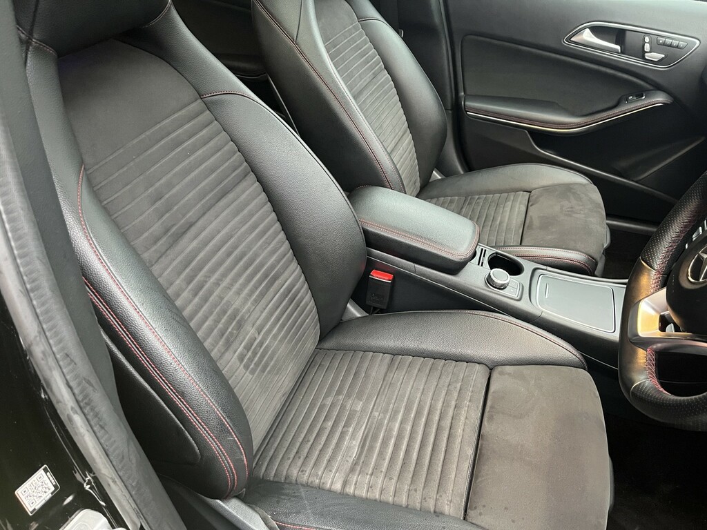 Mercedes-Benz GLA Class 2.1 Gla200d Amg Line Premium Plus LL17RWW Black #3
