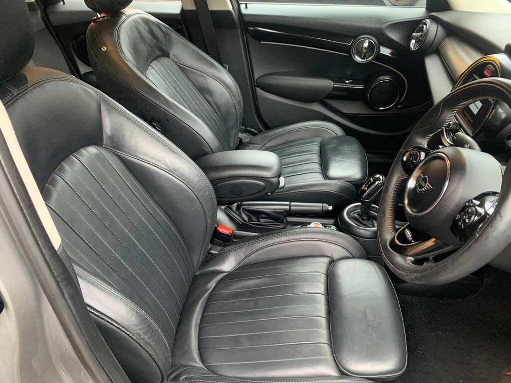 Mini Hatch 1.5 5-Door Hatch Cooper Exclusive YH19VOF Silver #3