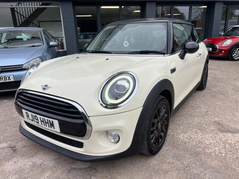 Mini Hatch 1.5 Cooper Classic II - Fsh - Air Con - Alloys White
