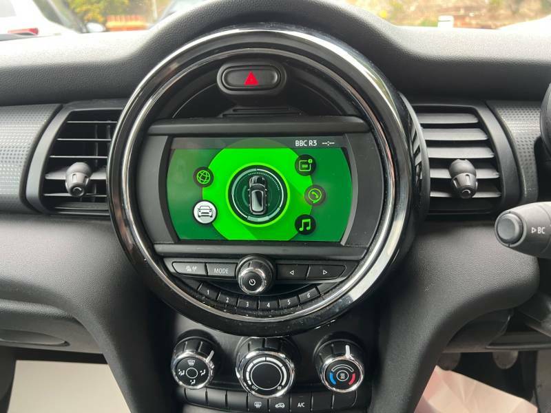 Mini Hatch 1.5 Cooper Classic II - Fsh - Air Con - Alloys RJ19HHM White #3