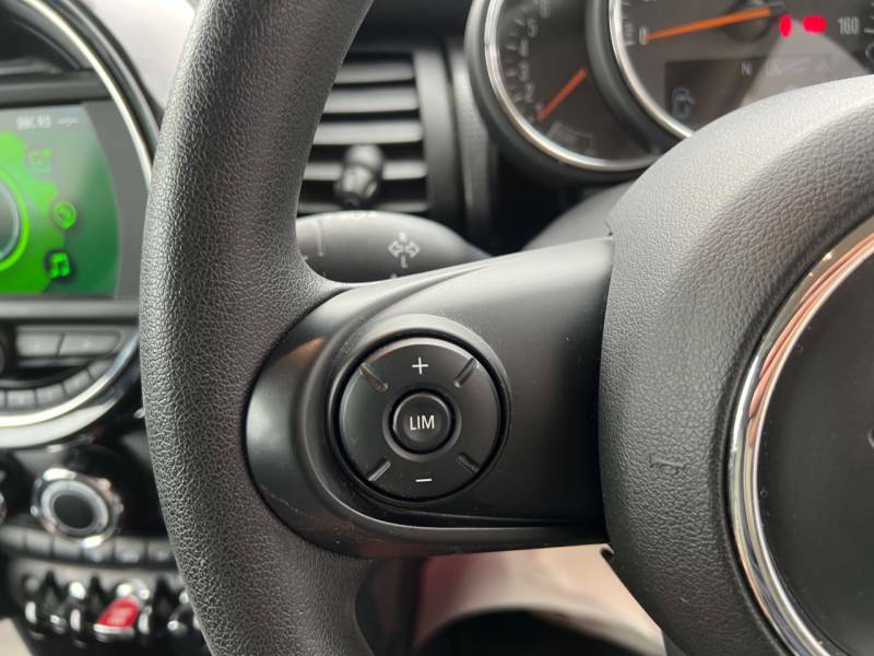 Mini Hatch 1.5 Cooper Classic II - Fsh - Air Con - Alloys RJ19HHM White #6