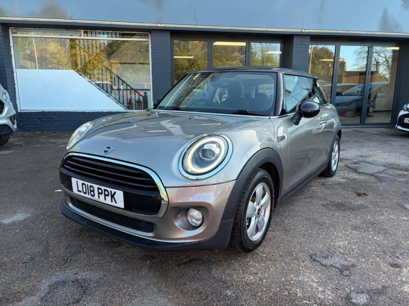 Mini Hatch 1.5 Cooper II - Pan Roof - Heated Screen Silver