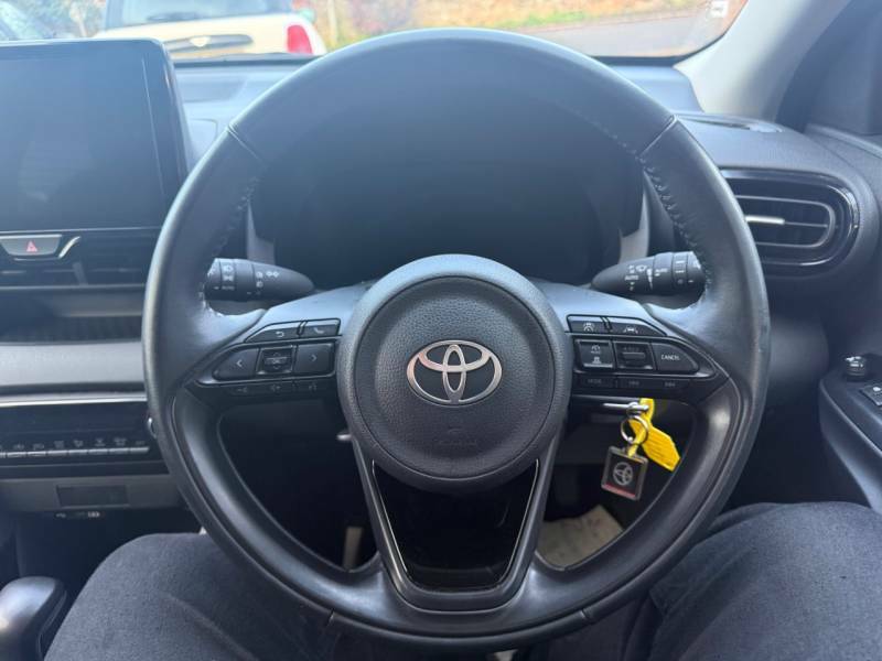 Toyota Yaris 1.5 Hybrid Design Cvt - Apple Car Play - Rear LS24FHR Black #3