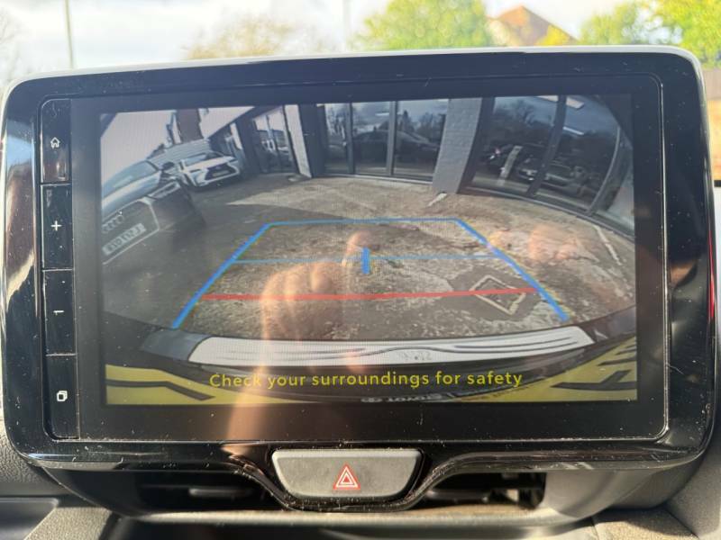 Toyota Yaris 1.5 Hybrid Design Cvt - Apple Car Play - Rear LS24FHR Black #4