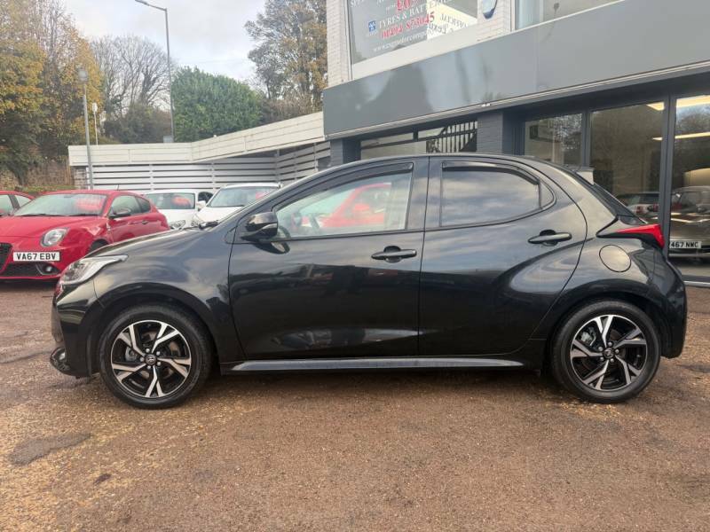 Toyota Yaris 1.5 Hybrid Design Cvt - Apple Car Play - Rear LS24FHR Black #2