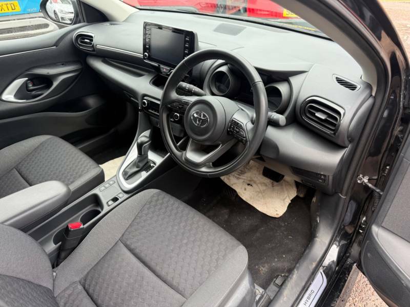 Toyota Yaris 1.5 Hybrid Design Cvt - One Owner - Ftsh - App DV72ONH Black #2