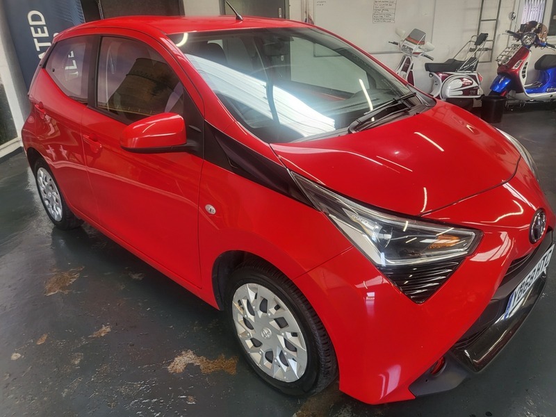 Toyota Aygo Vvt-i X-play YB68HTC Red #5