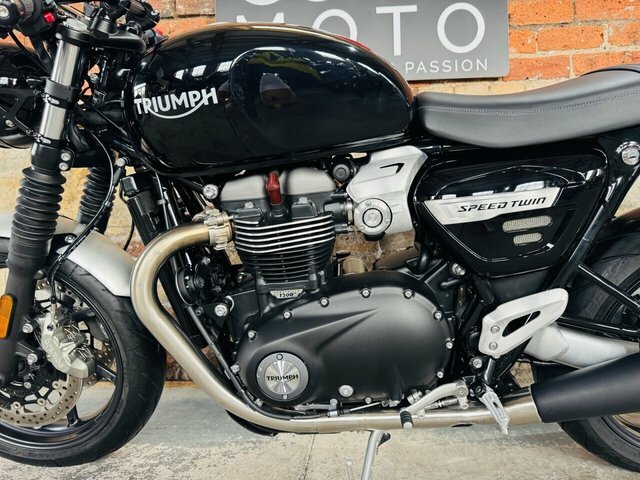 Triumph Roadster Roadsterretro 900, Lovely Condition With 8382 Mil Gold #7