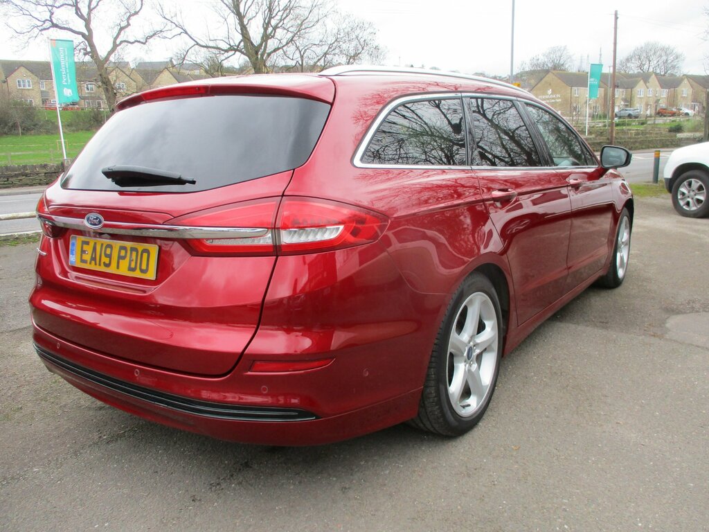 Ford Mondeo 1.5T Ecoboost Titanium Edition Estate A Red #6
