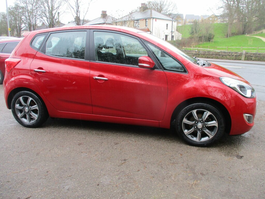 Hyundai Ix20 1.6 Se Hatchback Euro 6 125 Ps YD17TMH Red #4