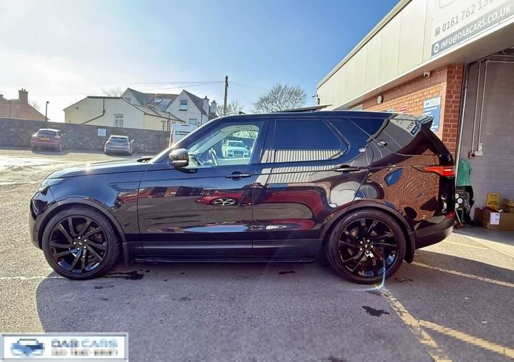 Land Rover Discovery 3.0 Td V6 First Edition 4Wd Euro 6 Ss AD17FAO Black #2