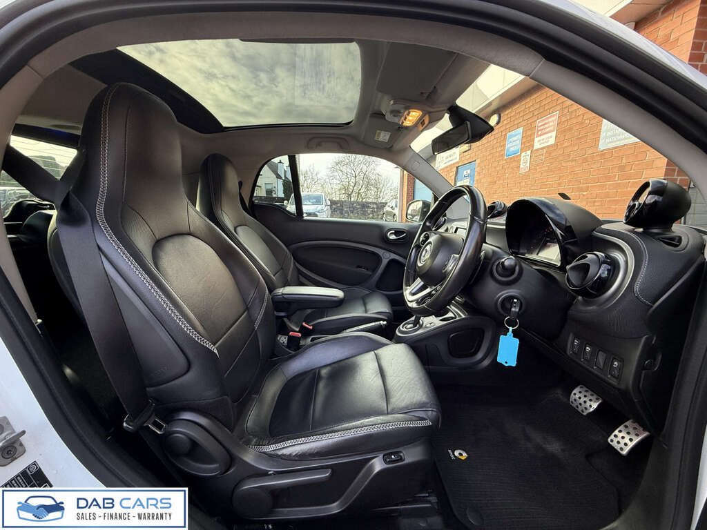 Smart Fortwo 0.9 Fortwo Brabus Xclusive White #3