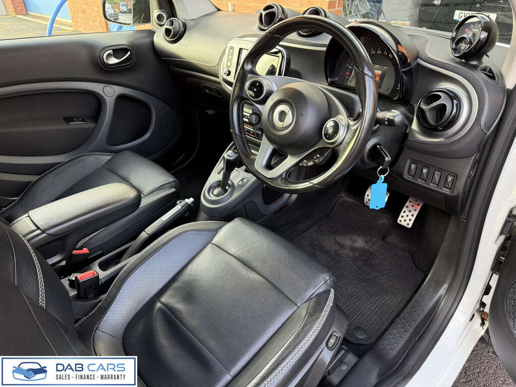 Smart Fortwo 0.9 Fortwo Brabus Xclusive White #2