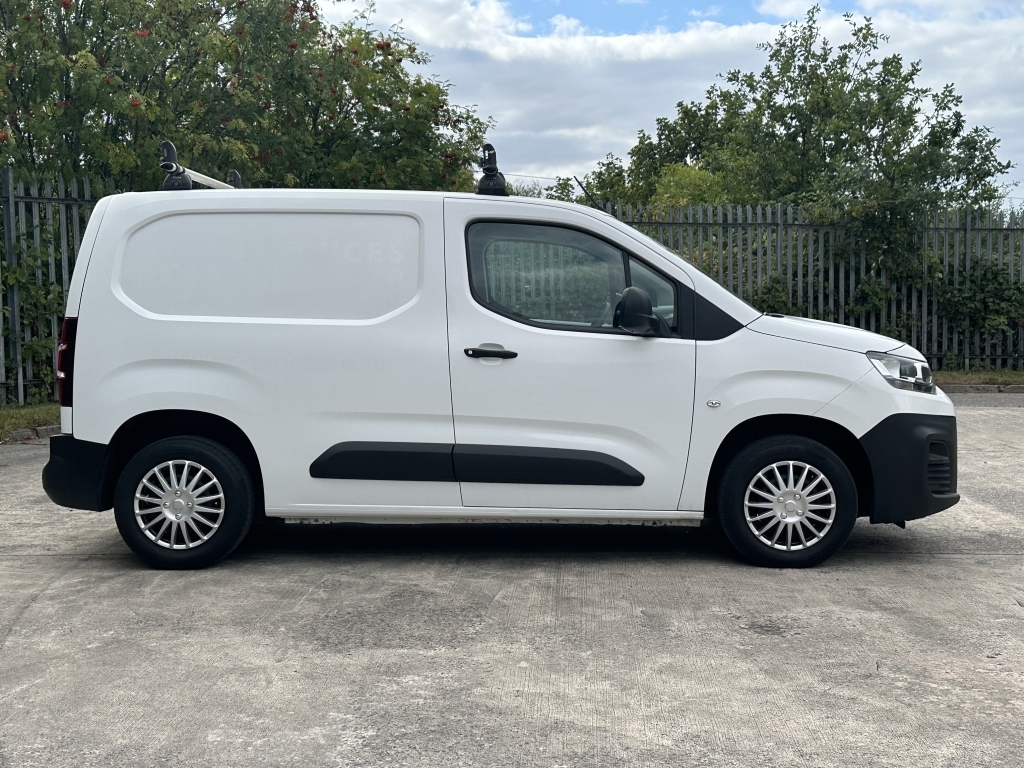 Citroen Berlingo Mpv EA20RKJ White #4