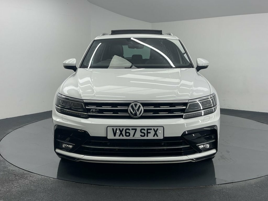Volkswagen Tiguan 2L R-line VX67SFY White #4