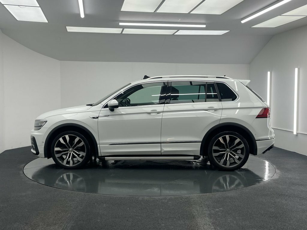 Volkswagen Tiguan 2L R-line VX67SFY White #6