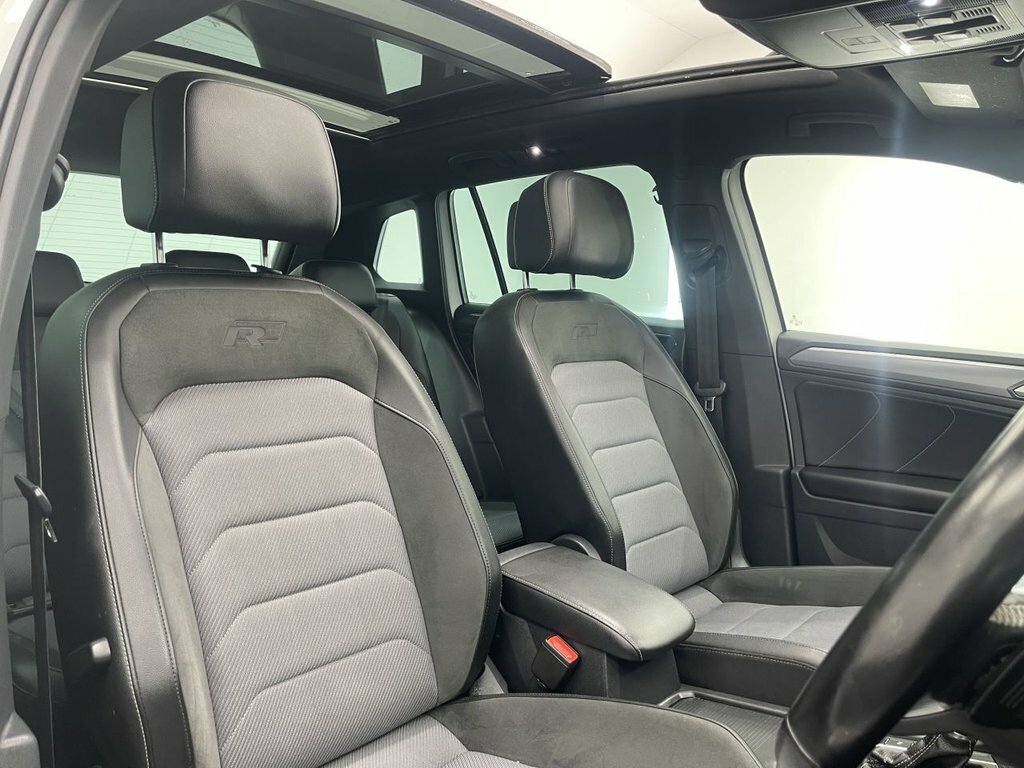 Volkswagen Tiguan 2L R-line VX67SFY White #2