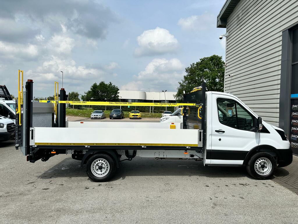 Ford Transit Custom 26 Reg L4 130-Ps, Fwd, Reverse Camera, Chapter 8,T