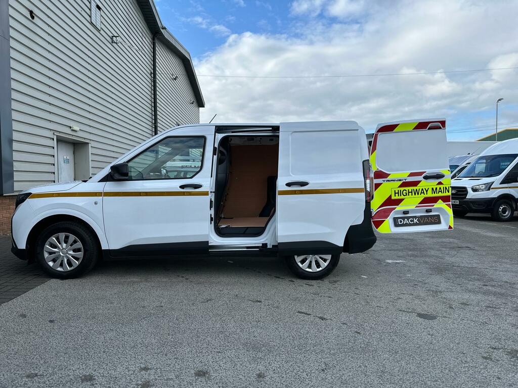 Ford Transit Courier 1.5 Trend Euro 6, Utility, Civils Site Van, Air-co #4
