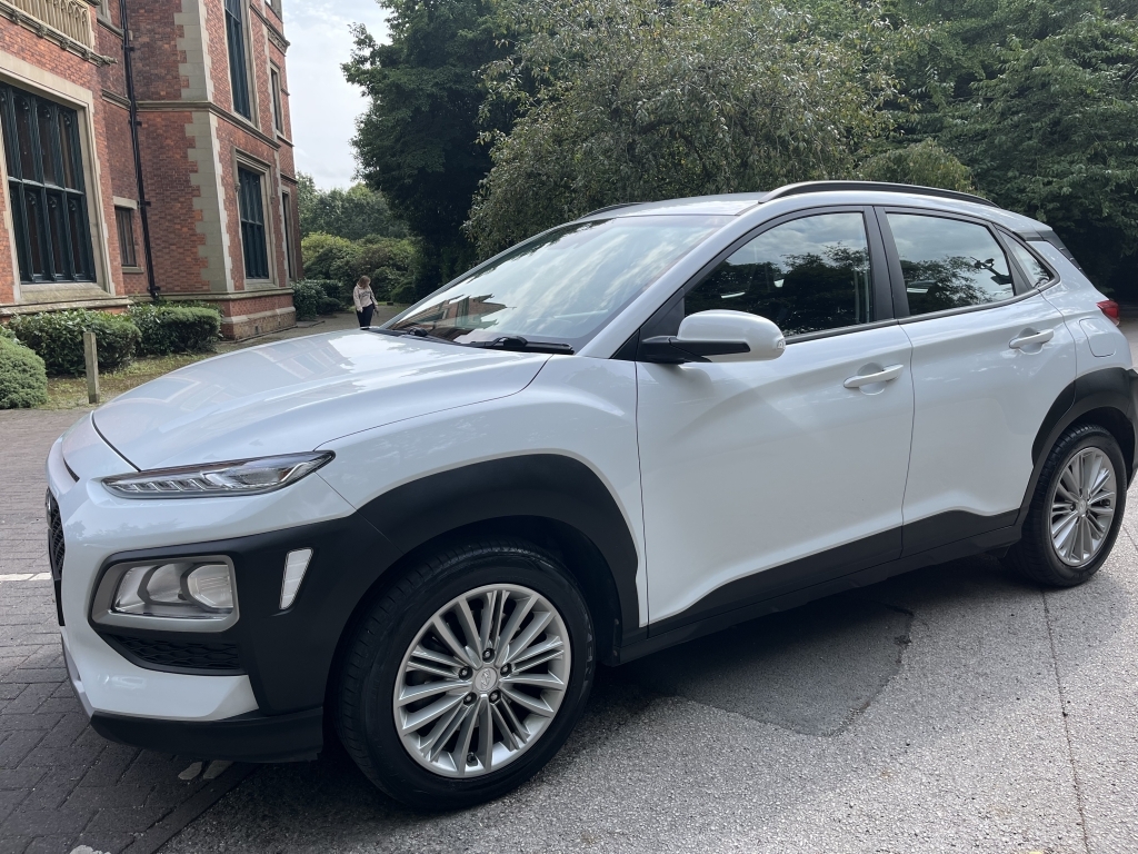 Hyundai Kona Se EA68NUO White #4