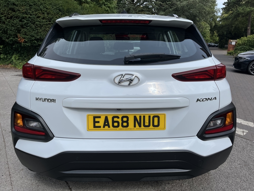 Hyundai Kona Se EA68NUO White #5