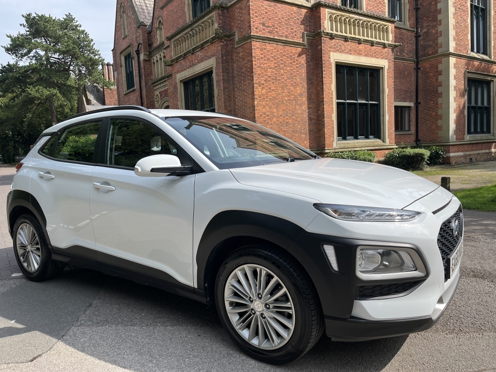 Hyundai Kona Se White