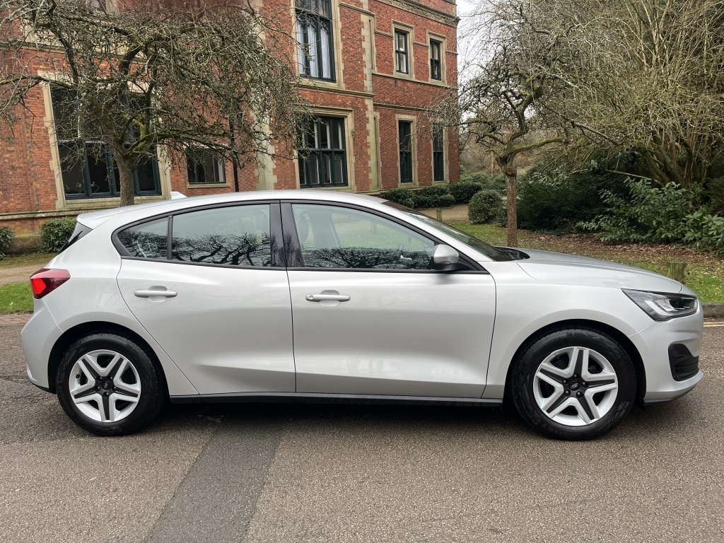 Ford Focus Hatchback MM72UFD Silver #2