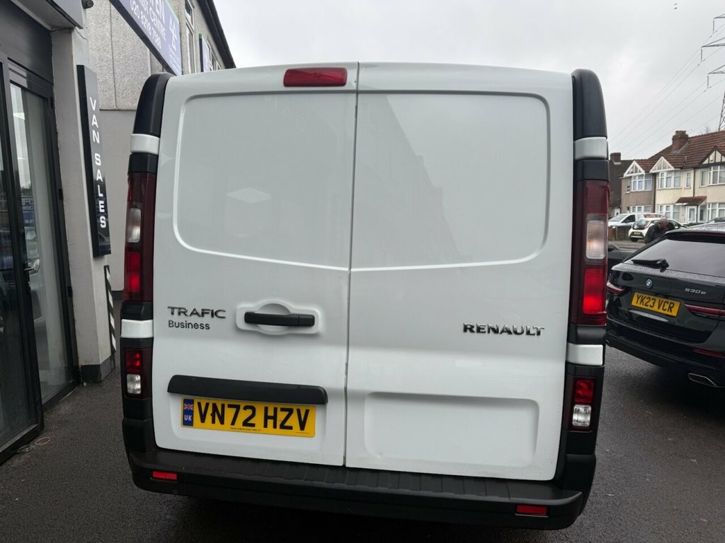 Renault Trafic 2L Business VN72HZV White #6