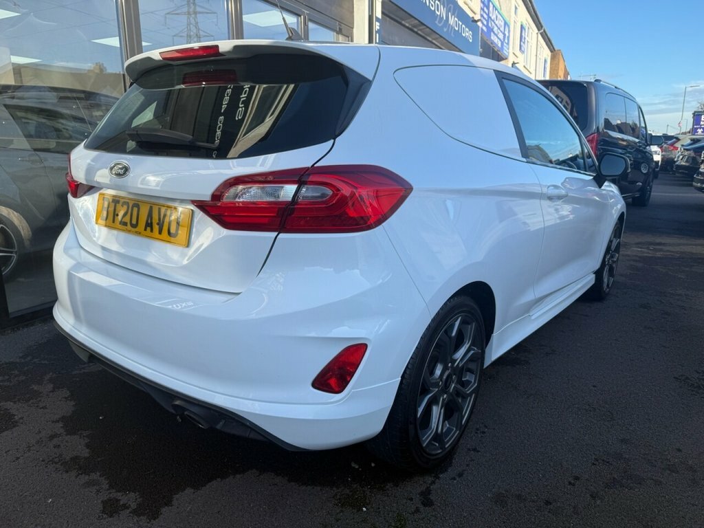 Ford Fiesta 1L Sport BT20AVU White #3