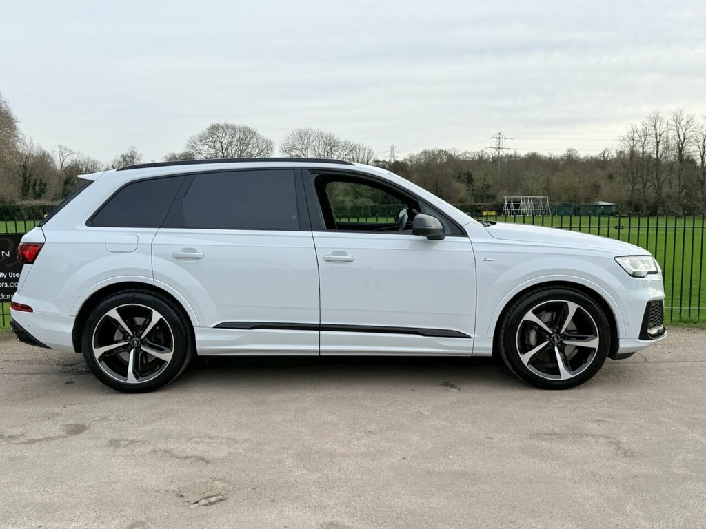 Audi Q7 3L Black Edition White #4