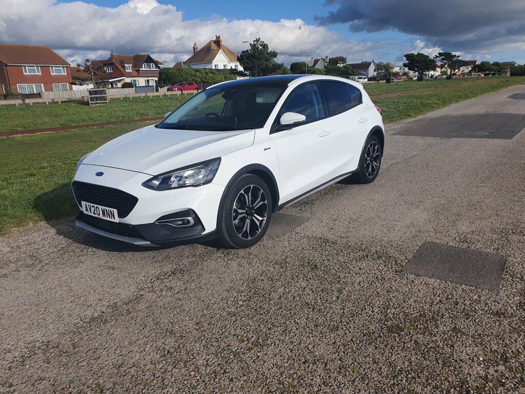 Ford Focus Active X . 5-Door. Hatchback. AV20WNN White #3