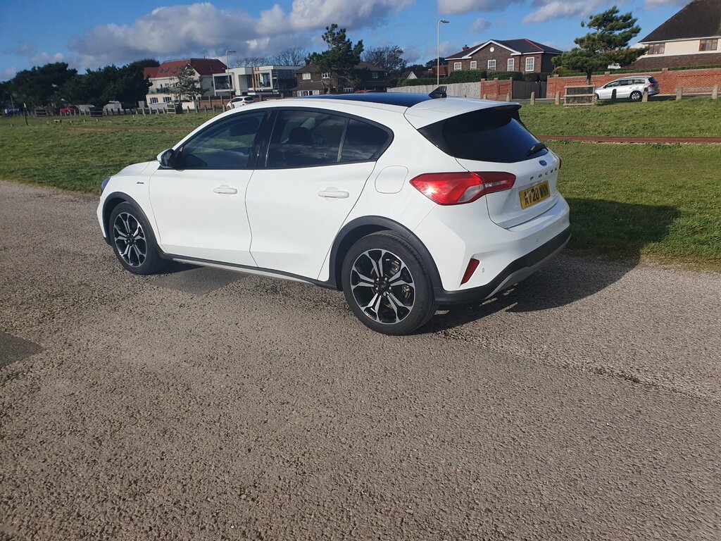 Ford Focus Active X . 5-Door. Hatchback. AV20WNN White #6
