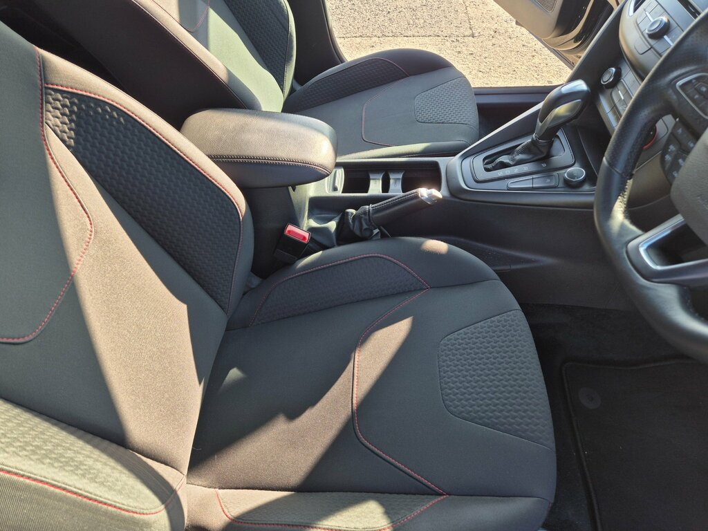 Ford Focus St-line . . 5-Door Black #6
