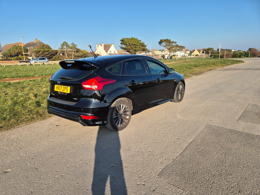 Ford Focus St-line . . 5-Door Black #5