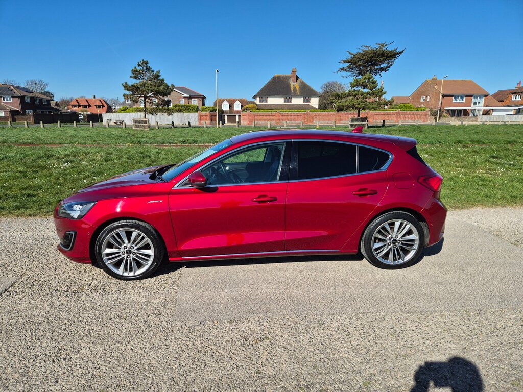 Ford Focus Vignale 1.5 185 Ps Hatchback Red #4