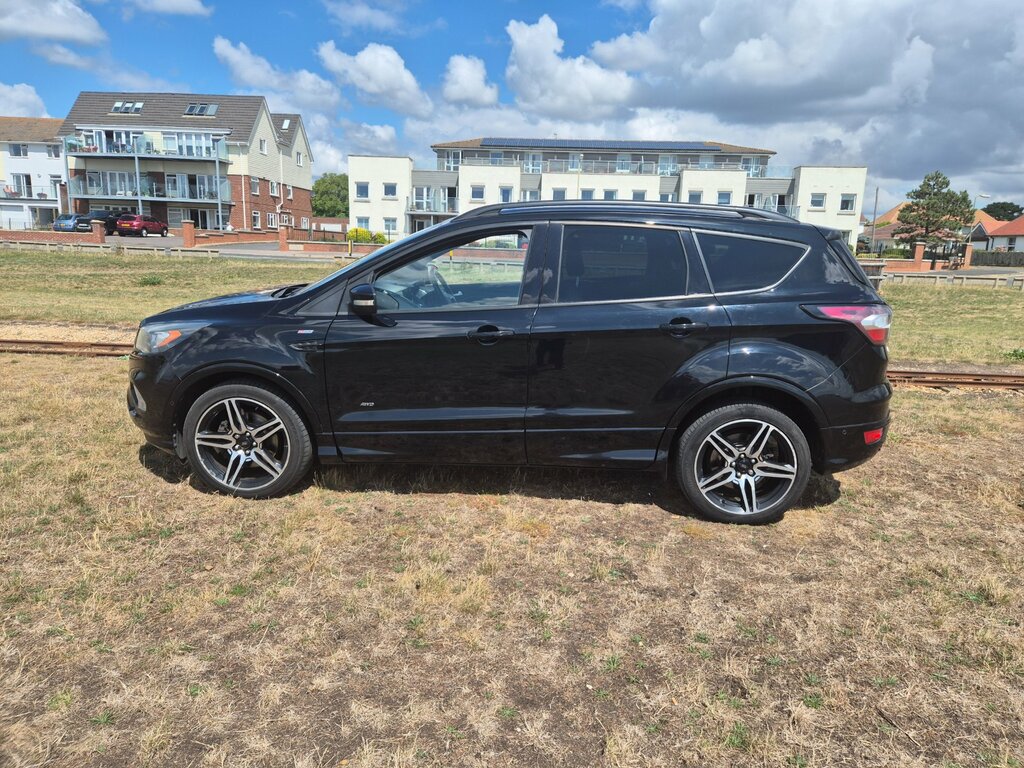Ford Kuga St-line 2.0 Tdci 180 Ps 4X4 HX17ZLV Black