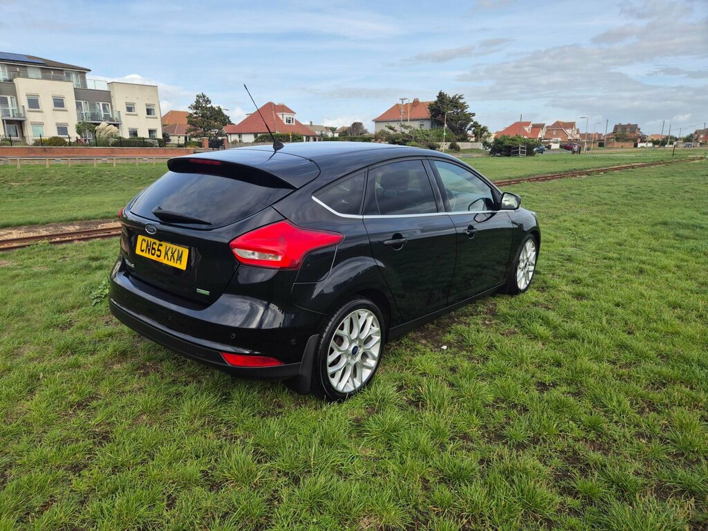 Ford Focus Titanium X 5-Door CN65KKM Black #5