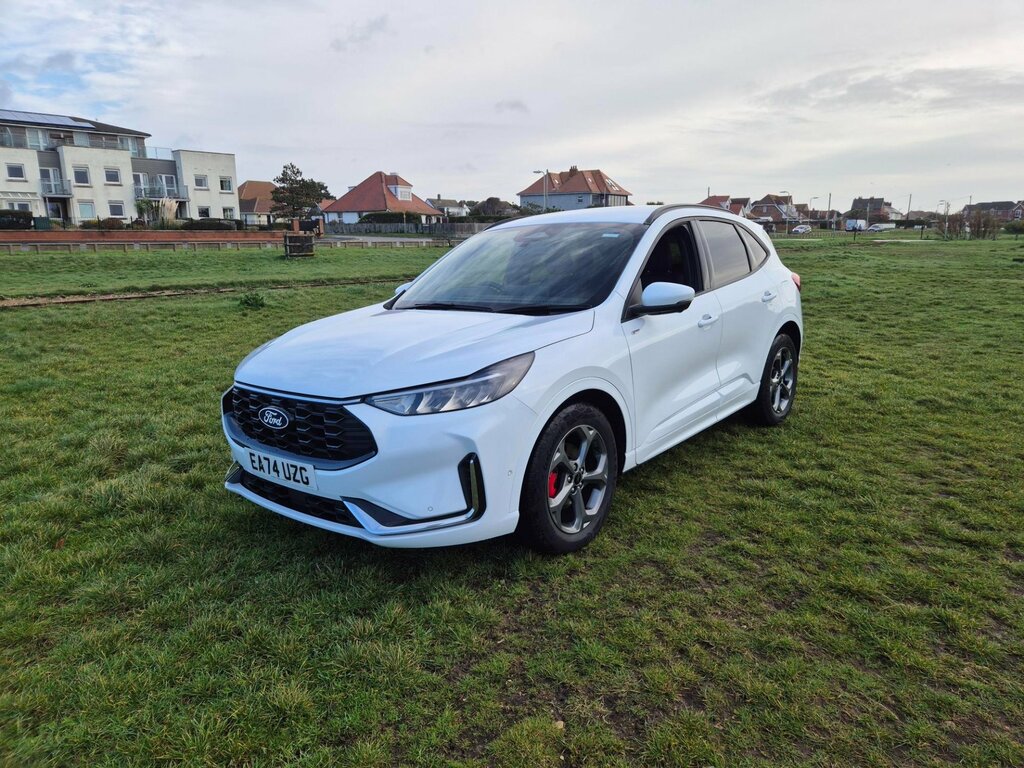 Ford Kuga St-line Full Hybrid . . EA74UZG White #4