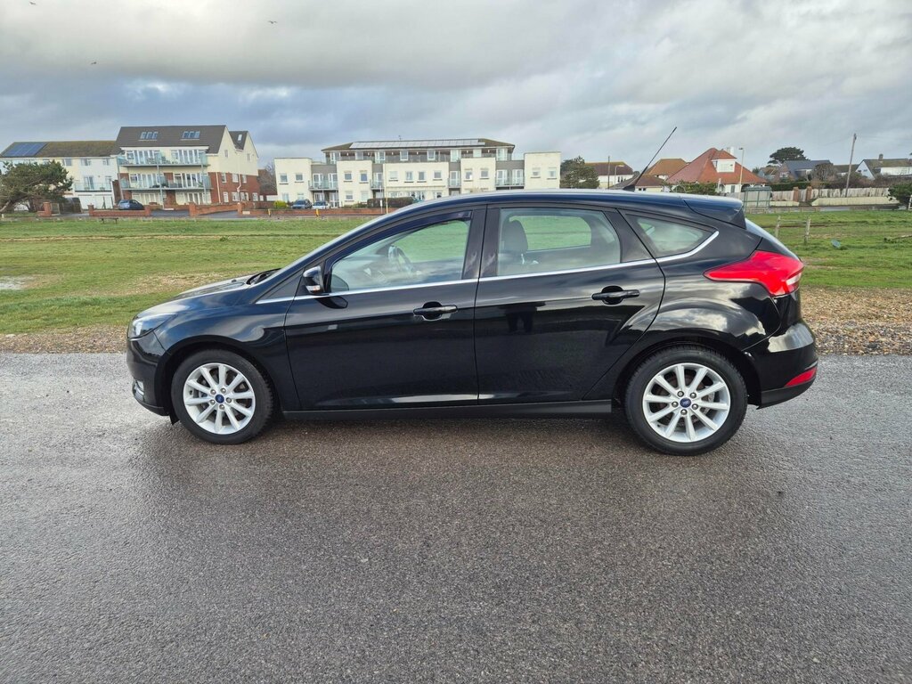 Ford Focus Titanium Automatic 5dr Petrol PJ16MLZ Black