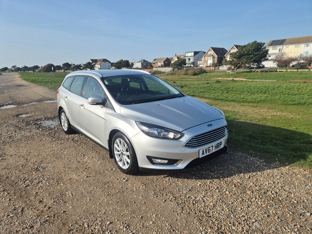 Ford Focus Titanium Estate Silver