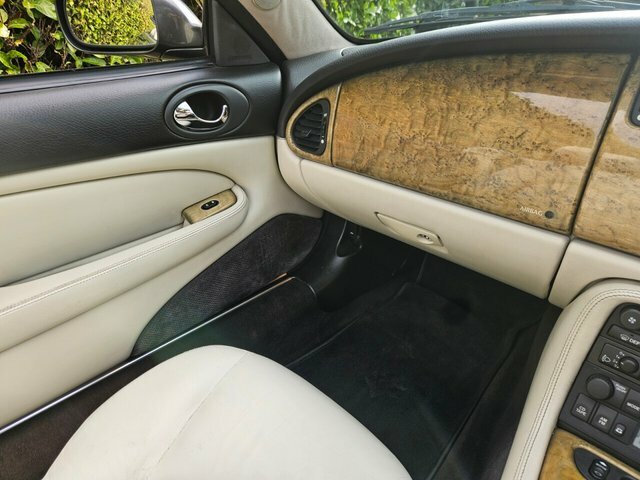 Jaguar XK 4.0 Convertible 290 Bhp Red #14