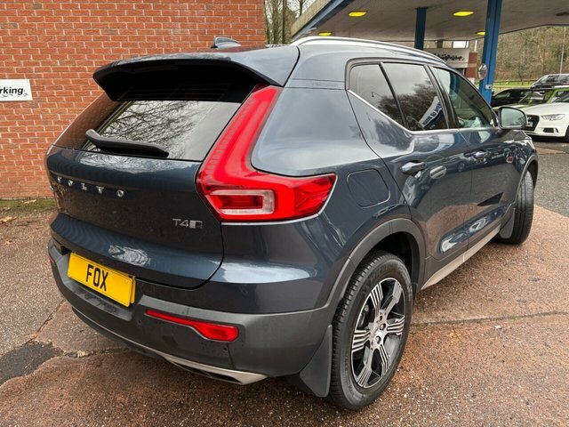 Volvo XC40 2019 2.0 T4 Inscription Suv Awd Eu AY19FDG Blue #2
