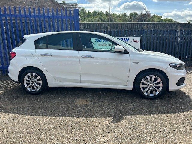 Fiat Tipo Hatchback 1.4 Tipo Hatchback 1.4 95Hp Easy Plus 2 White #3