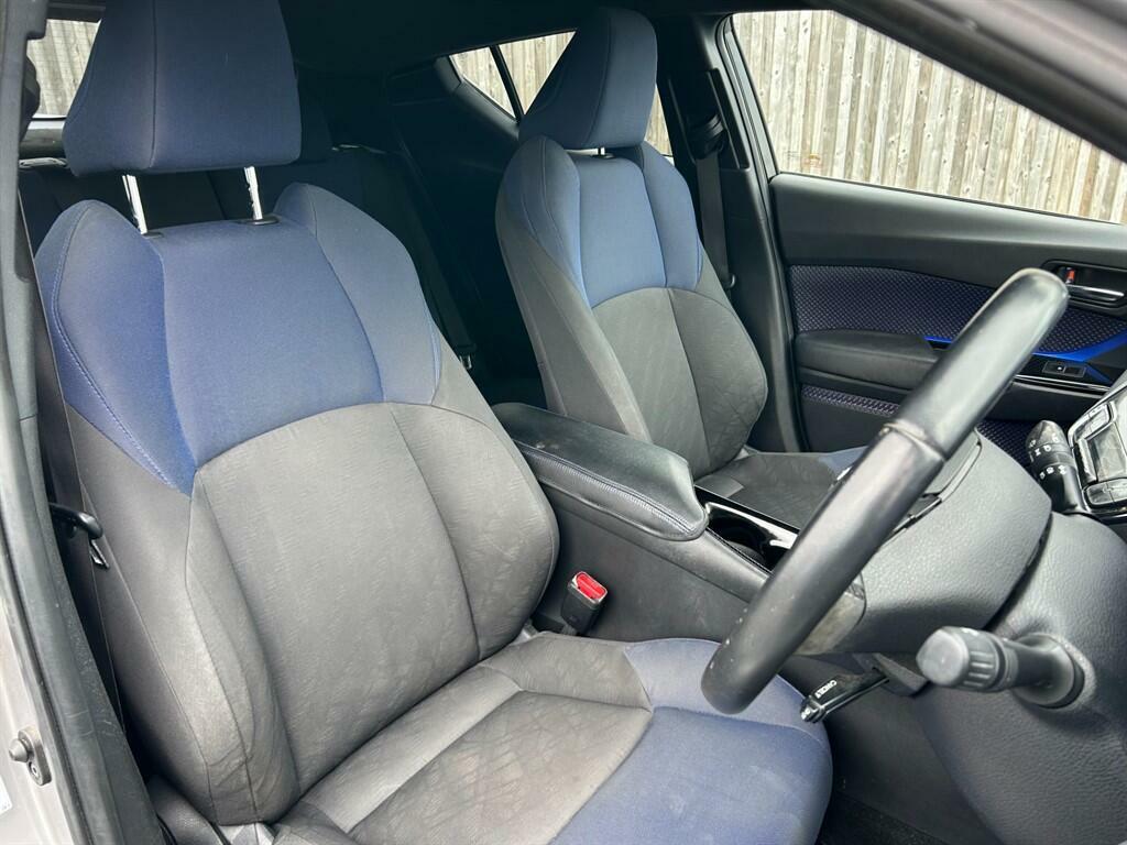 Toyota C-Hr Dynamic PY17MWZ Silver #2
