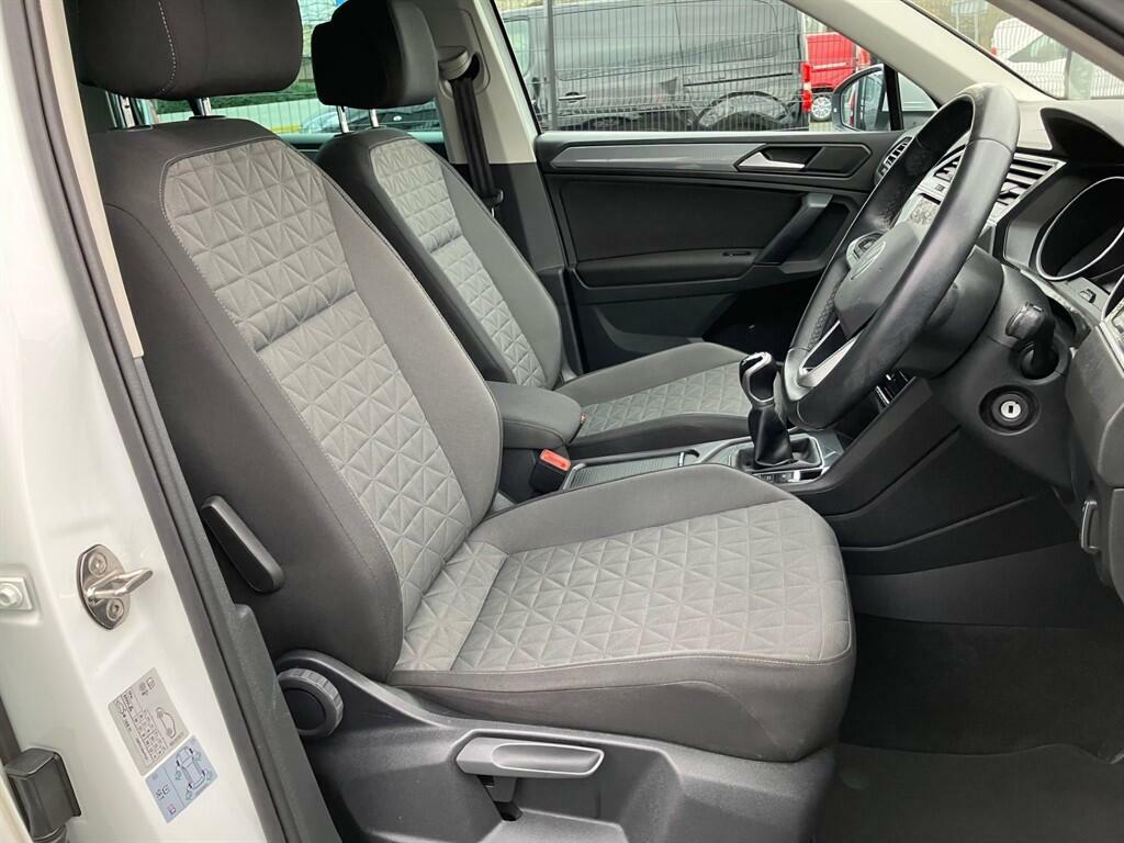 Volkswagen Tiguan 1.5 Tsi Life Euro 6 Ss BF21TXL White #2
