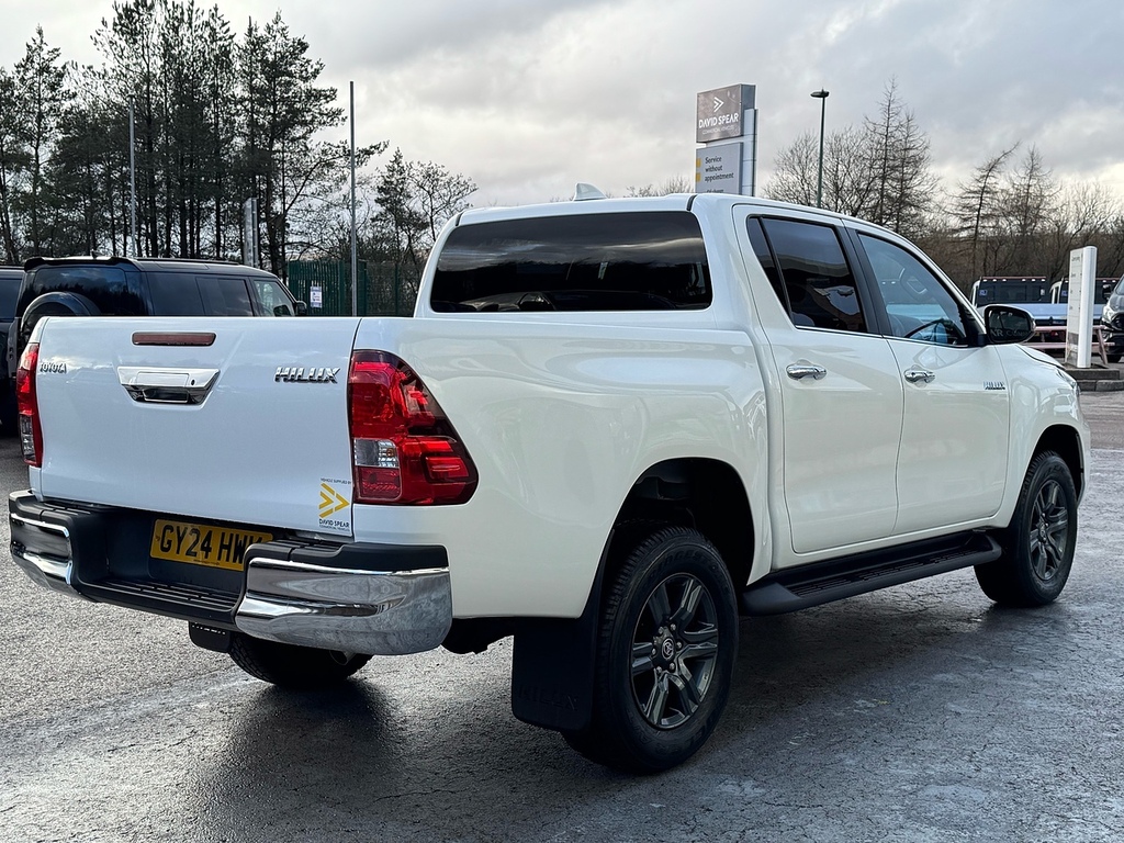 Toyota HILUX 150Ps Icon Euro 6 With Air Con, 17 Alloy Whe White #2