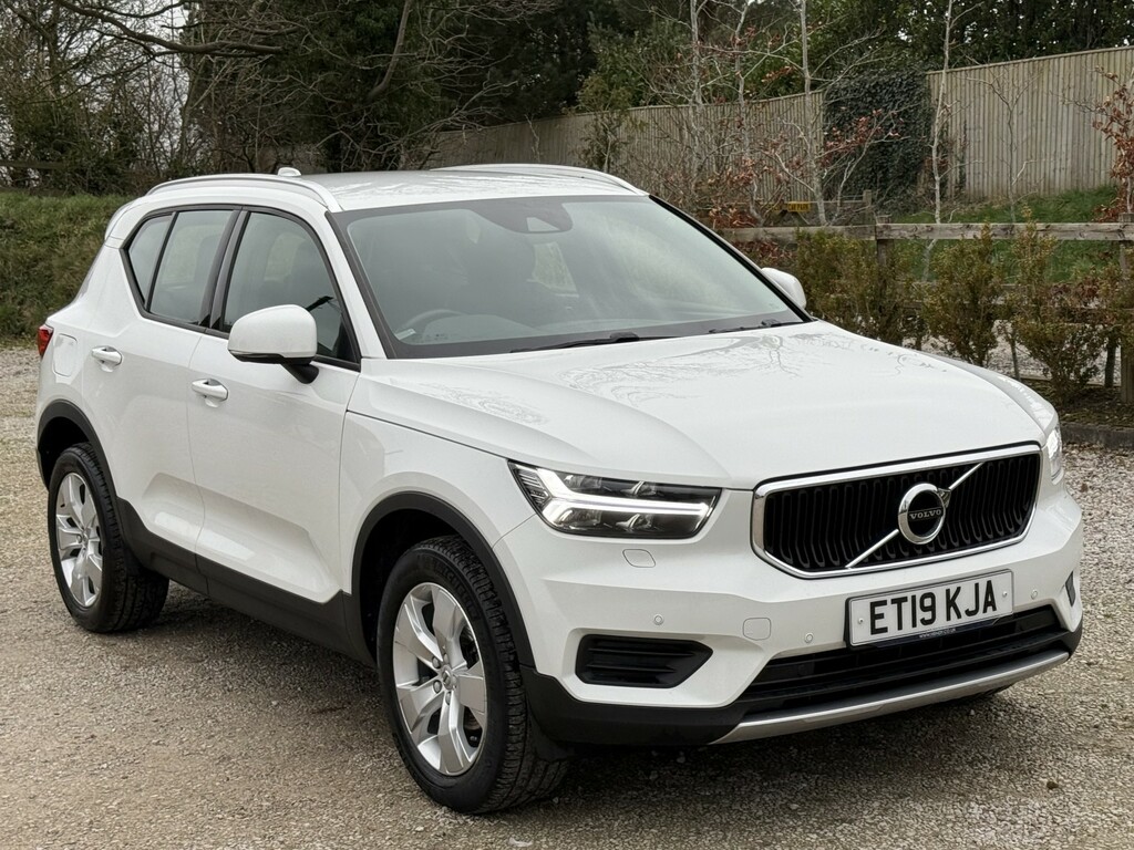 Volvo XC40 1.5 Momentum T3 White