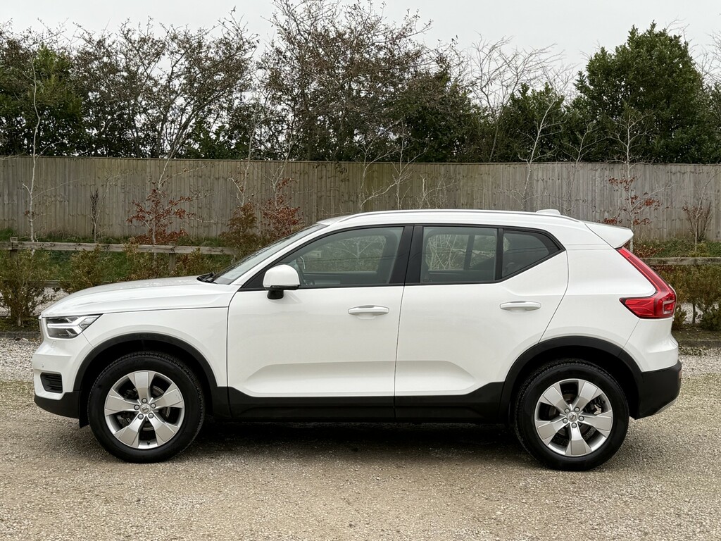 Volvo XC40 1.5 Momentum T3 White #5