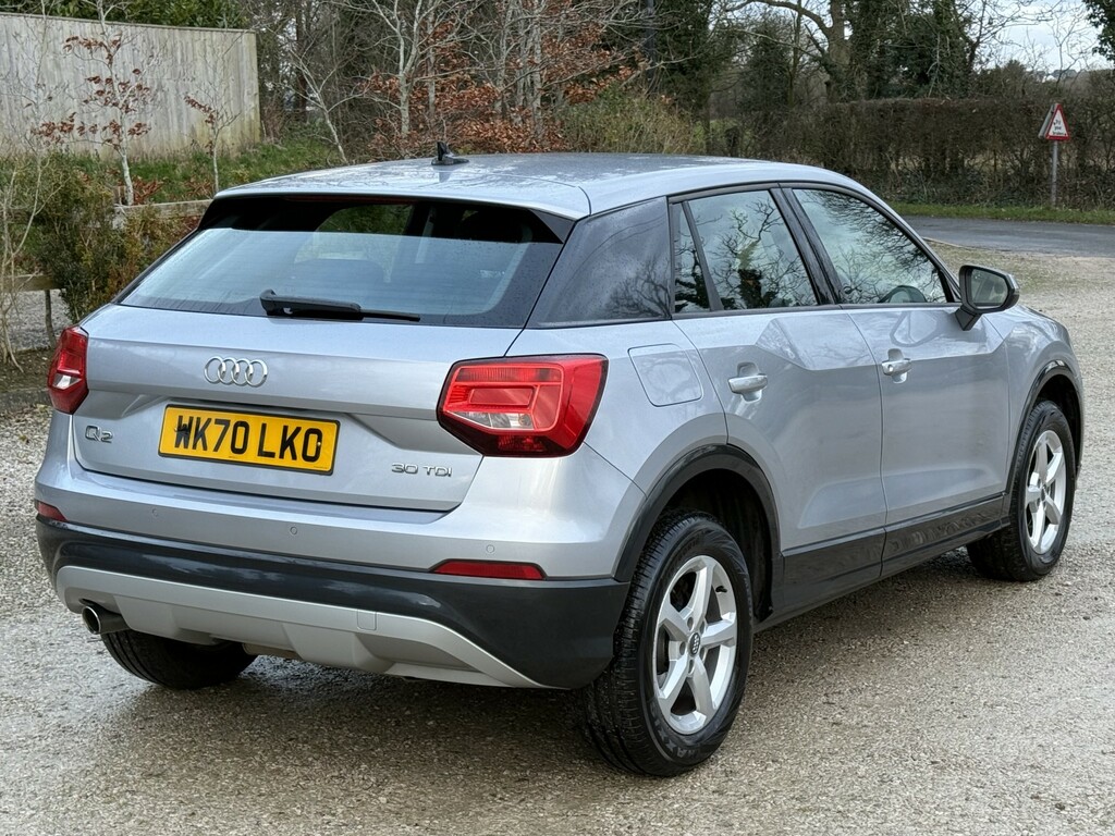 Audi Q2 1.6 Tdi 30 Technik Silver #2