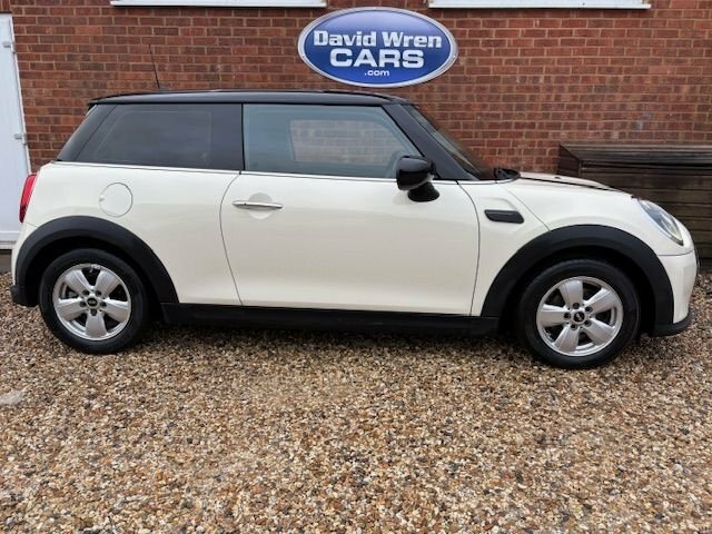 Mini Hatch 1.5 Cooper Classic Hatchback RE71LVN White #2